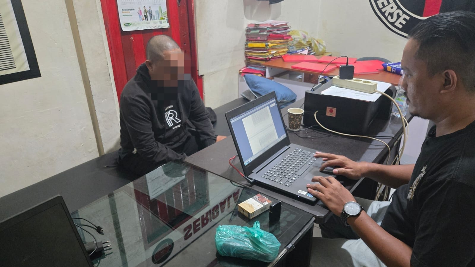 Brutal! Oknum Brimob Aniaya Istri, Kini Resmi Jadi Tersangka