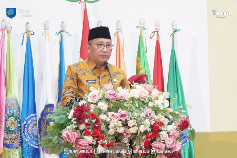 Wali Kota Ternate Hadiri Pengukuhan Guru Besar dan Pelantikan Rektor UMMU