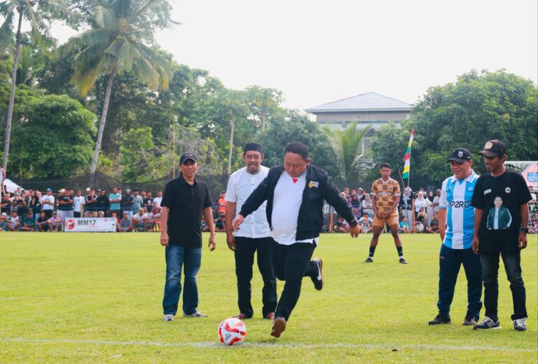 Rizal Marsaoly Buka Turnamen Pemuda Cup I Sulamadaha, Diikuti 43 Tim dari Berbagai Daerah 